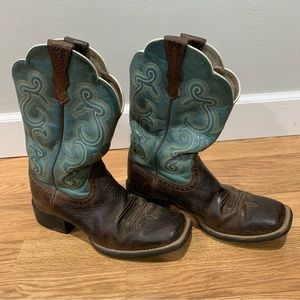 Ariat square toe cowgirl boots with teal detailing | women’s 8